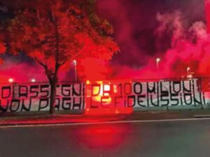 GN4_DAT_47753168.jpg--catania__i_tifosi_non_perdonano_pelligra__striscioni_in_citta_contro_il_club