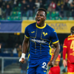 Serie B, Verona-Catanzaro 1-1 all’intervallo: Mosquera risponde a Candela, gialloblù in rimonta
