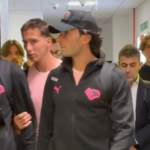 Palermo, cori dei tifosi accolgono la squadra all’arrivo a Pisa (video)